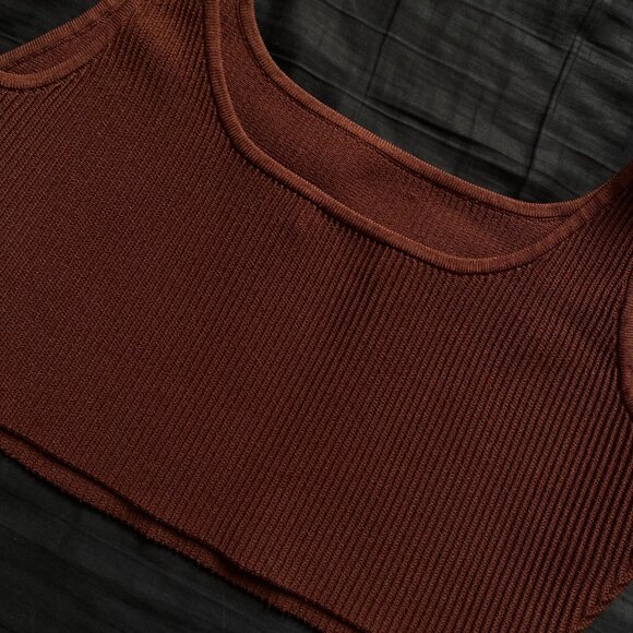 Babaton Sculpt Knit Squareneck Cropped Tank - Sundried Red - Picture 6 of 7